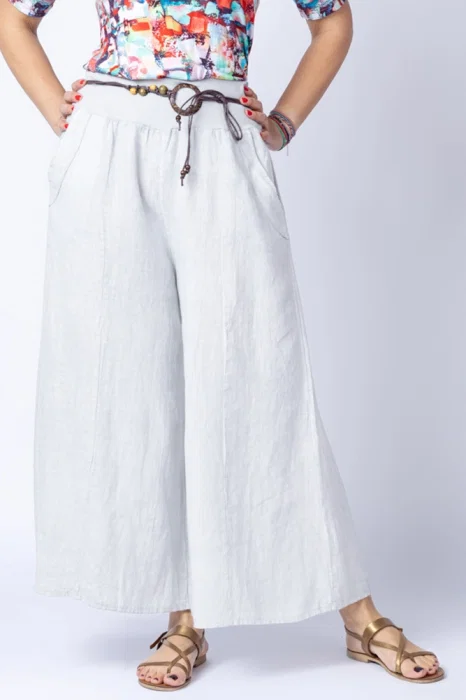 Fusta pantalon alba, casual, din in, cu o curea fancy