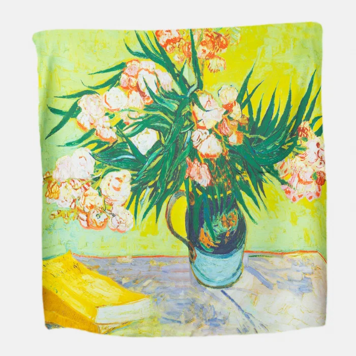 Esarfa patrata cu o singura fata imprimata cu model inspirat dupa un tablou cu flori de Van Gogh