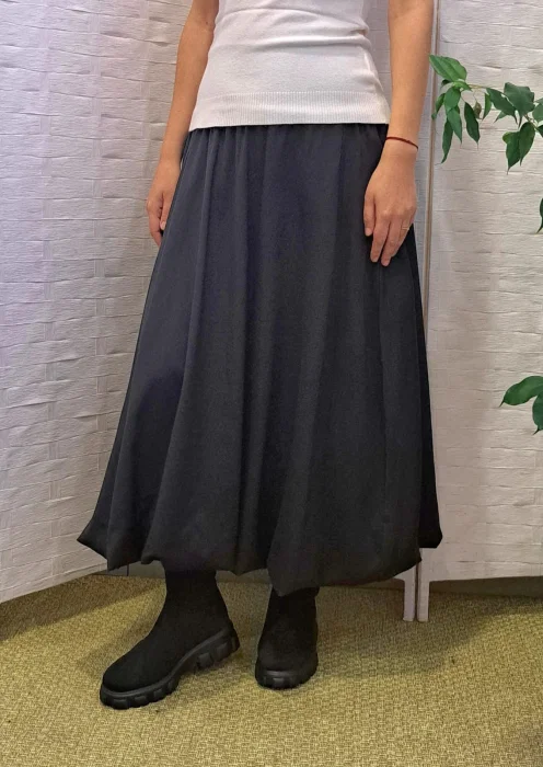 Fusta neagra midi, gogosar, material tip rips ,   model elegant si versatil