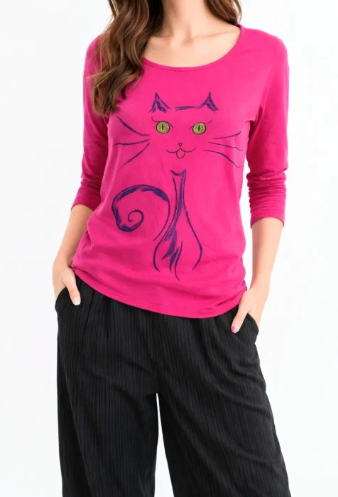 Bluza fuchsia din bumbac  pictata manual ,cu pisicuta stilizata