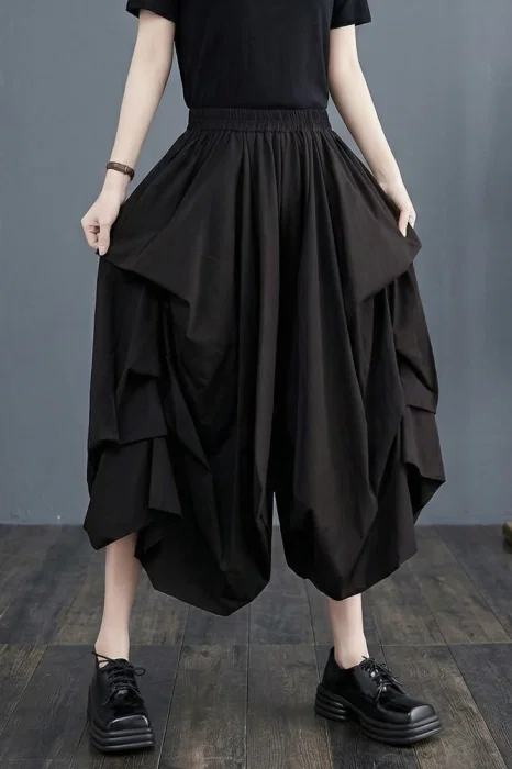 Fusta pantalon dama cu falduri volumetrice si efect balon, neagra