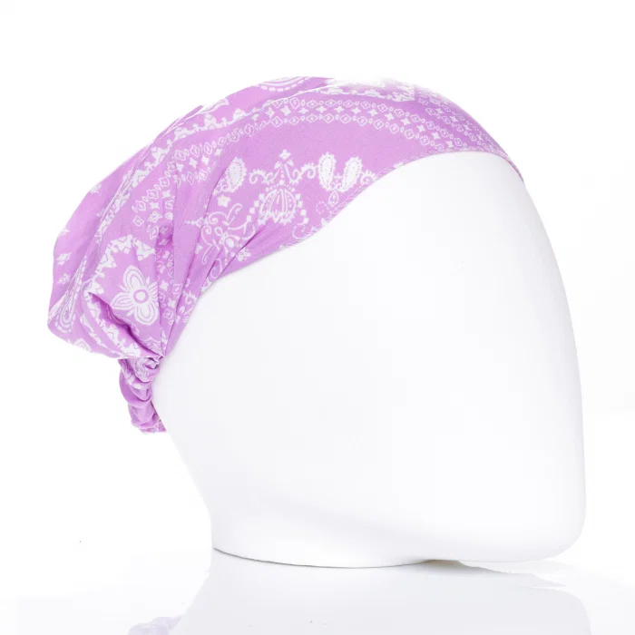 Bandana cu imprimeu alb pe fond lila si elastic la spate