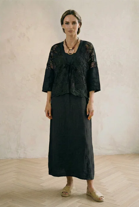 Compleu rochie lunga din in cu blazer dantelat si croi lejer boem elegant , neagra