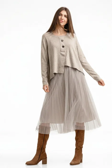 Rochie suprapusa din tulle  cu puloveras cu nasturi metalici bej