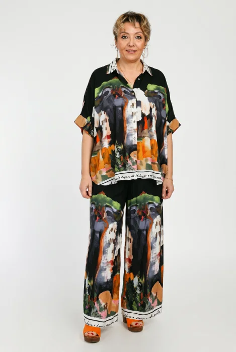 Compleu camasa si pantaloni palazzo din vascoza cu matase, cu imprimeu artistic pe fond negru