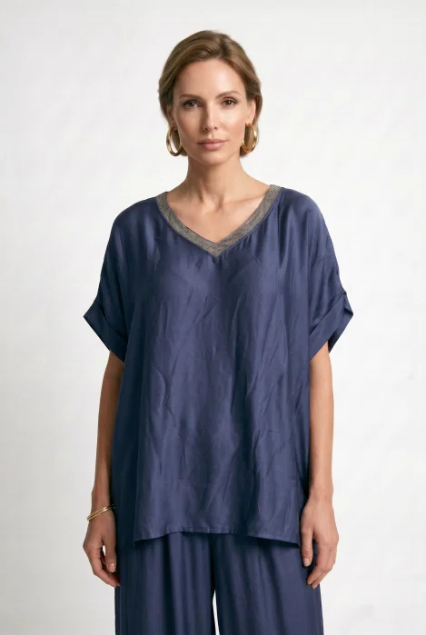 Bluza oversized din matase si vascoza satinata, cu fir auriu la decolteu in V, bleumarin