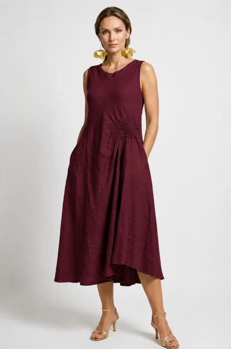 Rochie midi, asimetrica, din in, cu croiala ampla A-line si detaliu drapat, visinie