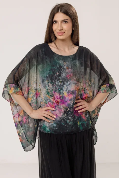 Bluza vaporoasa tip poncho din matase, croi oversized cu print pictural multicolora pe fond negru