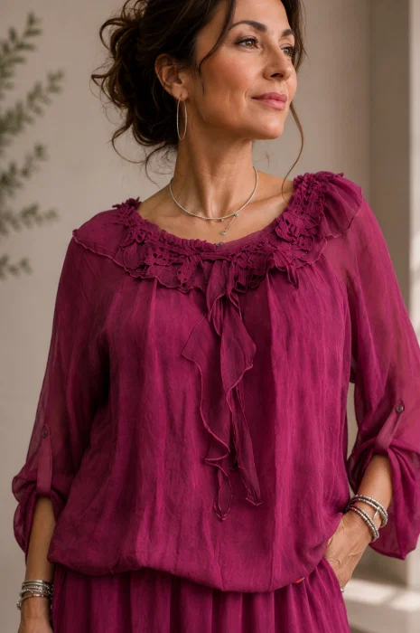 Bluza din matase si vascoza cu volan si dantela aplicata , magenta usor prespalata