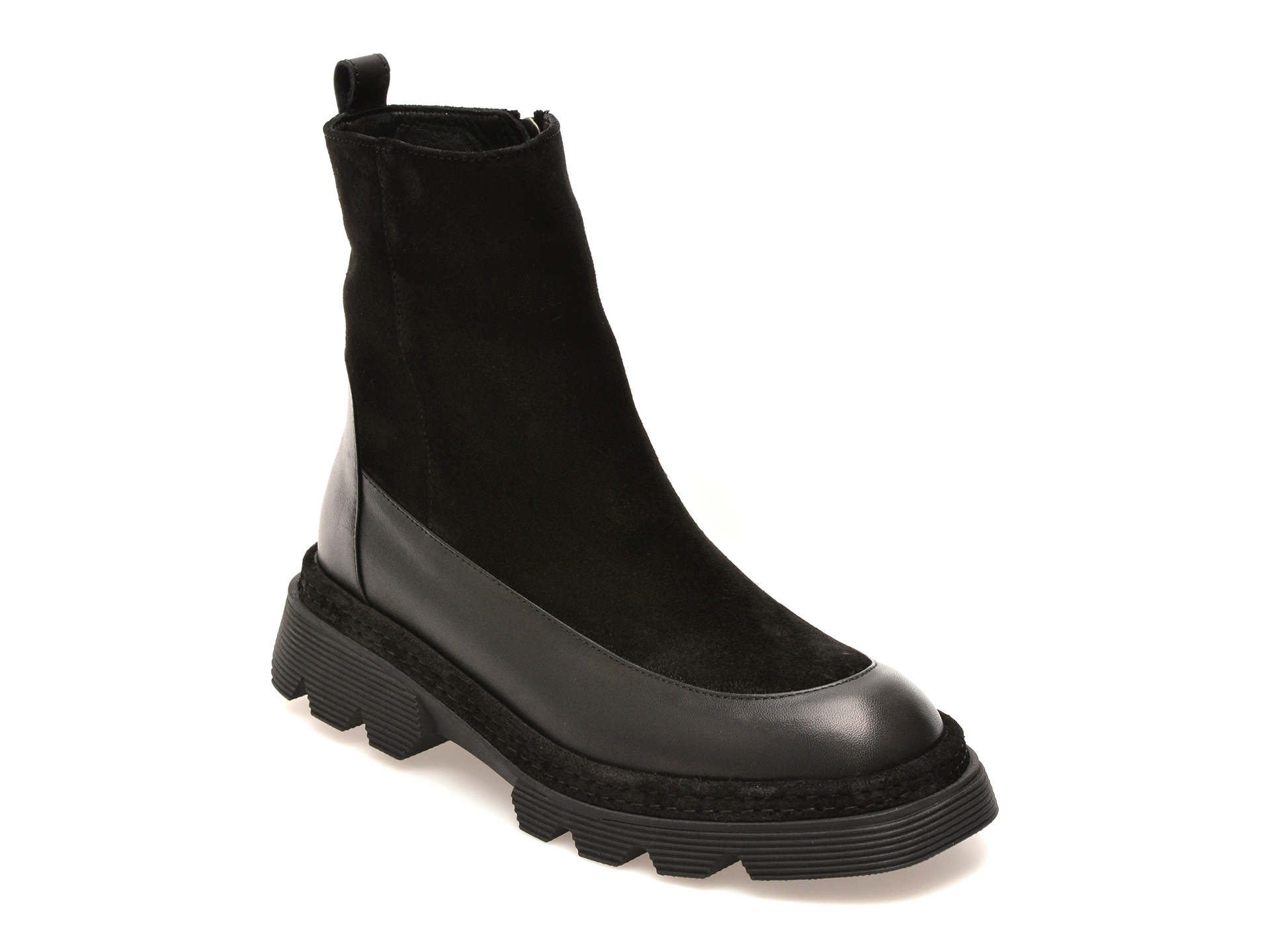 Ghete GRYXX negre, 096K853, din piele intoarsa