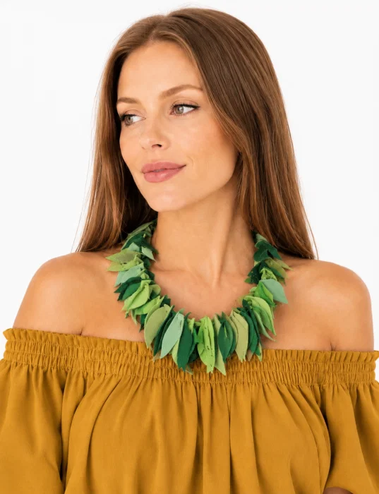 Colier handmade unicat din piele naturala,nuante diferite de verde