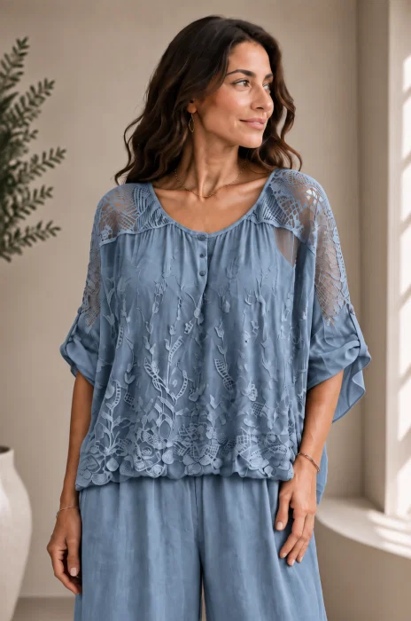 Bluza din matase si vascoza cu broderie bogata, dantela pe spate si nasturei, albastru jeans