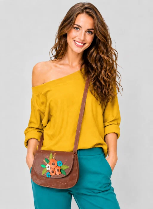 Geanta crossbody handmade, cu maci si flori colorate  ,din piele naturala maro ciocolatiu